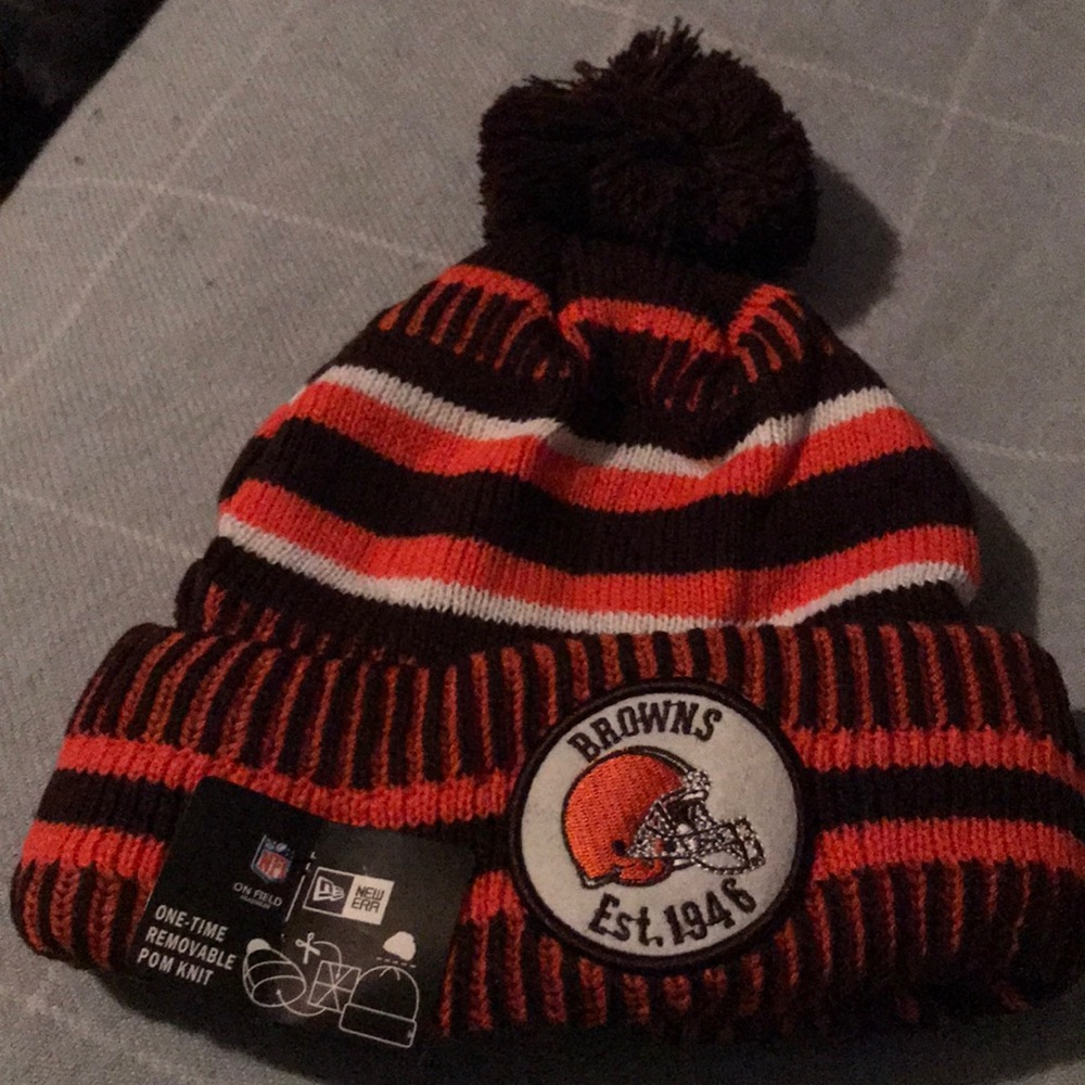 Cleveland browns removable Pom knit cap